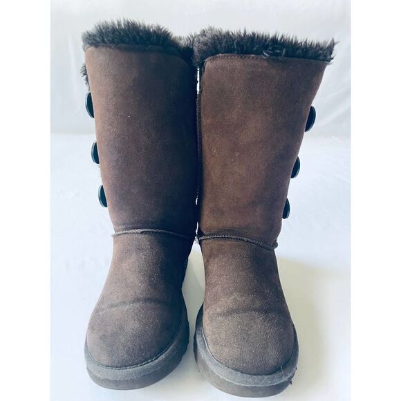 UGG Boots Bailey Buttons W6 - Picture 1 of 9